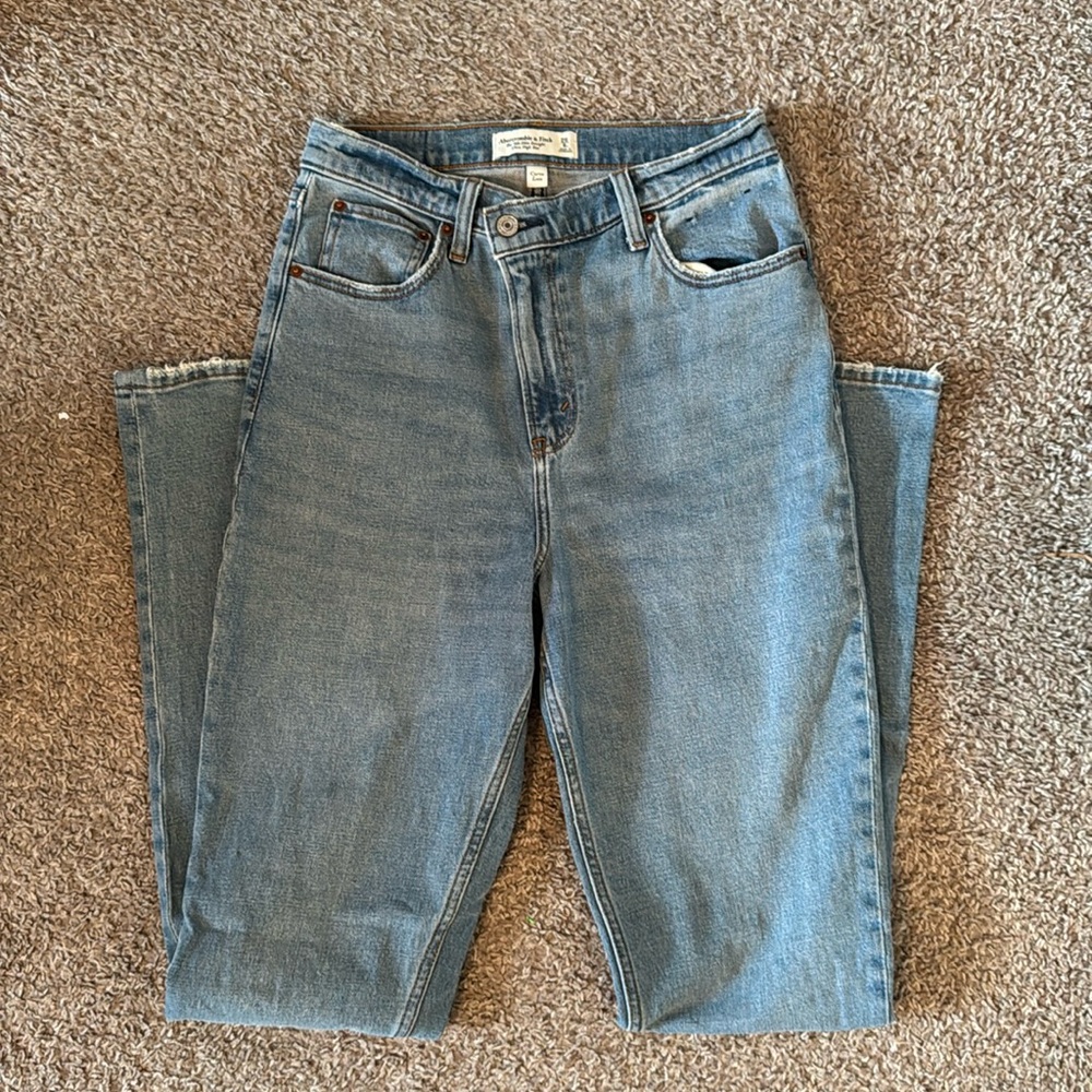 Abercrombie & Fitch 90s Slim Straight Ultra High Rise - Curve Love Jean